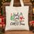Diseño de bordado "Just a Girl Who Loves Christmas" bordado en un bolso de mano.